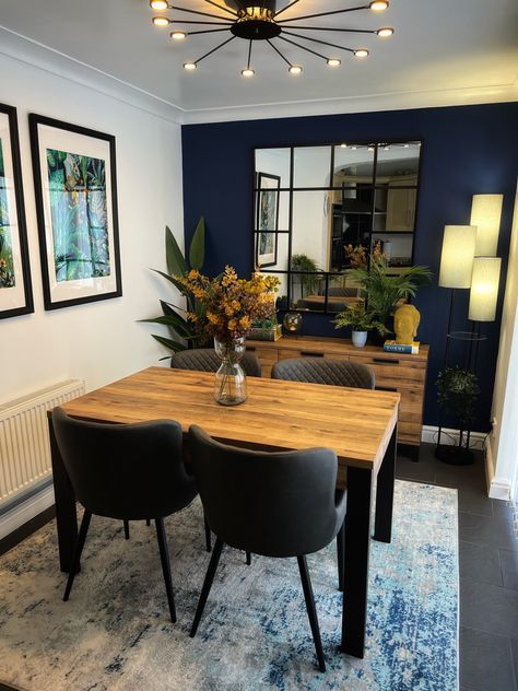 Navy Kitchen Dining Table, Dark Navy Dining Room, Small Dining Room Ideas Cozy, Dining Room Blue Walls, Navy Blue Dining Room, Navy Dining Room, Fabulous Living Room Decor, Beige Dining Room, Dining Room Navy