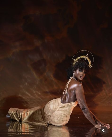 Beautiful Photoshoot Ideas Portraits, Greek Goddess Photoshoot, Bohemian Photoshoot, Goddess Photoshoot, Glamour Photo Shoot, African Goddess, Goddess Aesthetic, Creative Fashion Photography, Beautiful Photoshoot Ideas