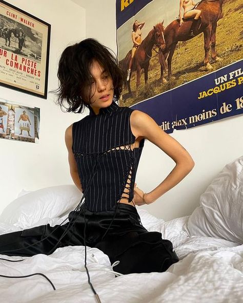 @kriba___ on Instagram: "Gabrielle 🤍 Kriba sweetheart navy corset and double satin cargo #kriba___" Navy Corset, Diy Vetement, Mode Inspo, Inspiration Mode, Mode Vintage, Fashion Sewing, Fashion Sense, Diy Fashion, Diy Clothes