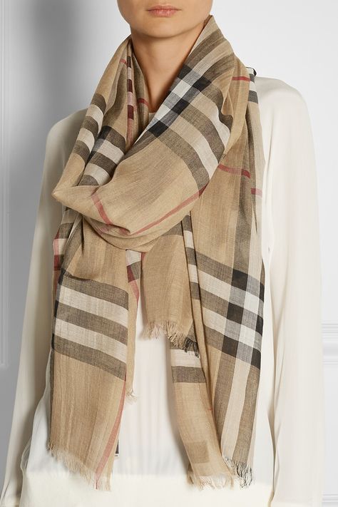 Burberry Scarf Outfit, Classic Kibbe, Scarf Burberry, Thomas Burberry, Fashionable Work Outfit, Woolen Scarves, Designer Scarf, Scarf Outfit, Burberry Scarf