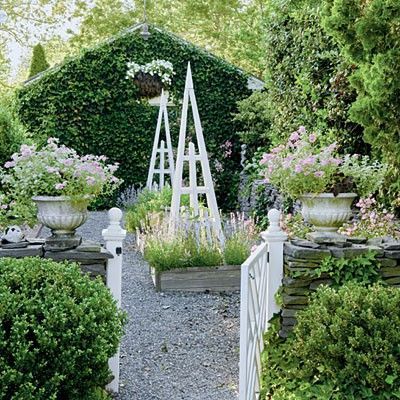 Garden Obelisk, Potager Garden, Climbing Roses, Tomato Plants, Plants And Flowers, White Gardens, Paint Shades, Gorgeous Gardens, Welding Art