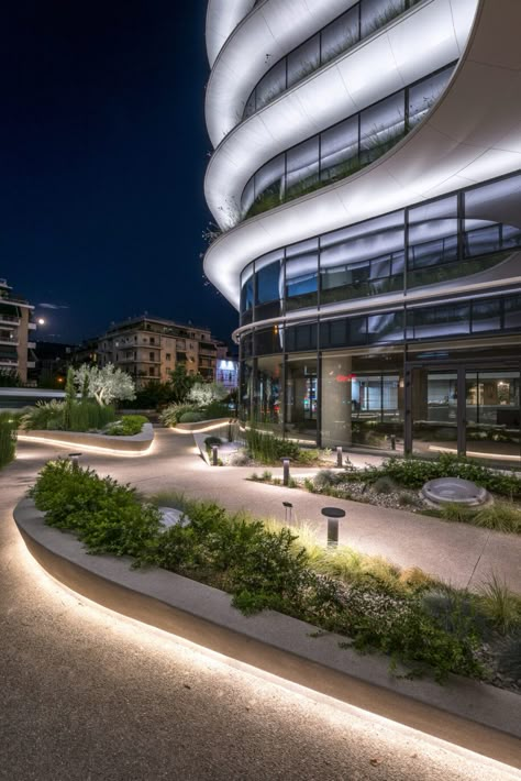 Park Lighting Design, Planter Lighting, Urban Lighting Design, Campus Landscape Design, Park Lighting, Urban Office, Australian Lighting, Perimeter Lighting, Outdoor Lighting Design