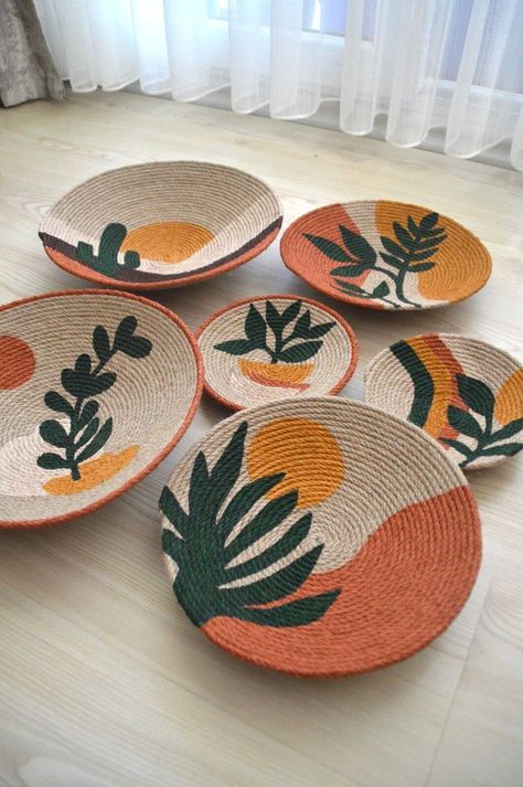 Set of 6 baskets for wall baskets wall decor gift home - Etsy Brasil Round Wall Decor Ideas, Diy Baskets For Gifts, Handmade Home Decor Ideas Crafts, Home Decor Ideas Handmade, Circle Wall Decor, Baskets Wall Decor, African Baskets Wall, Handmade Decorative Items, African Wall Baskets