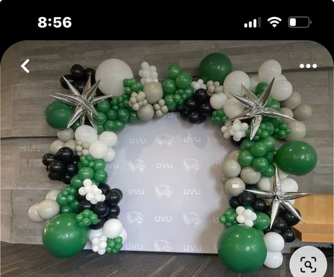 Unt Graduation, Balloon Decorations Graduation, Ballon Ideas, Senior Night Ideas, Homecoming Floats, Black And White Balloons, Balloons Design, Sports Banquet, Hockey Party