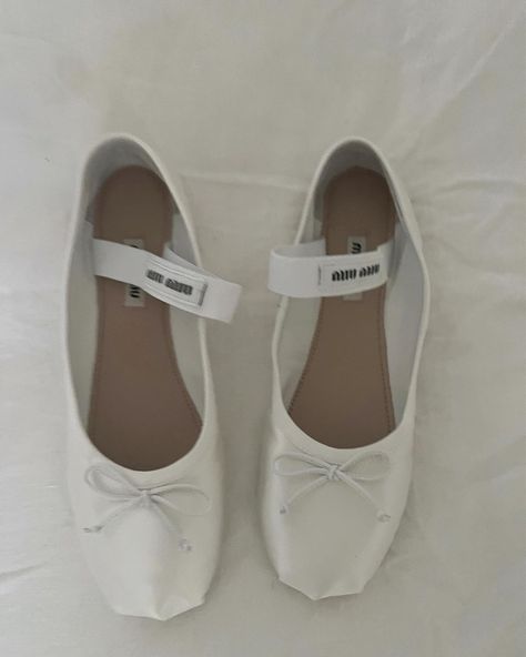 Miu Miu Ballet, Jen Ceballos, Trendy Heels, Ballerina Shoes Flats, Girl Closet, Ballet Beautiful, White Hot, White Heels, Trendy Sneakers