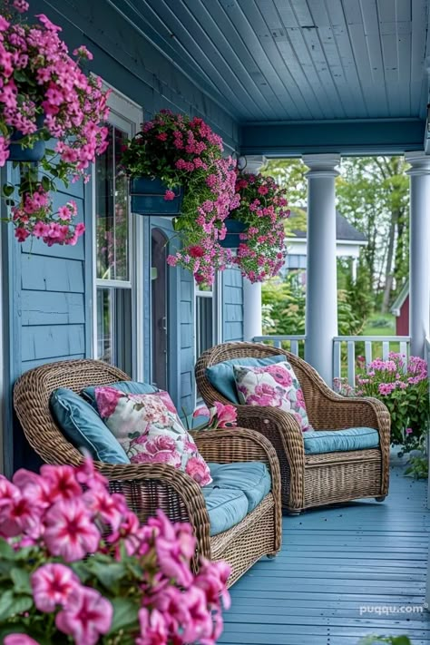 Garden Inspo Ideas, Front Porch Seating Ideas, Pretty Porches, Corner Garden Ideas, Backyard Lighting Ideas, Shabby Chic Porch, Balkon Decor, Upcycled Decor, Spring Porch Decor