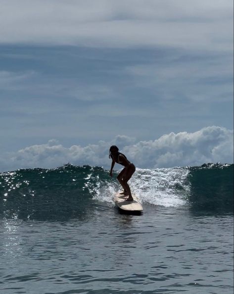 Girl Surfing Aesthetic, Travel Lifestyle Aesthetic, Surfer Aesthetic, Surfer Vibes, Surfing Aesthetic, Kelsey Merritt, Surf Aesthetic, Surf Vibes, Bahama Mama