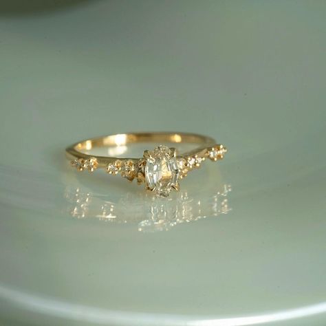 Whimsical Engagement Ring Simple, Vintage Wedding Rings Dainty, Laurie Fleming Ring, Engagement Rings Simple Vintage, Dainty Vintage Engagement Ring, Gold Antique Wedding Ring, Elegant Classy Wedding Rings, Elegant Oval Engagement Rings, Vintage Non Traditional Engagement Rings