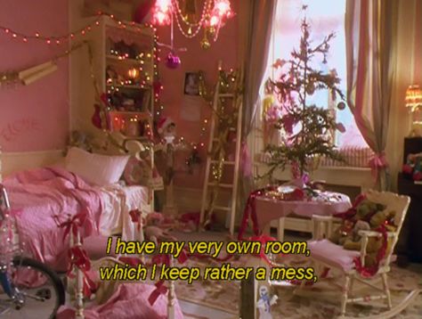 Eloise at the Plaza! One of my absolute favorite Christmas movies! Eloise At The Plaza Bedroom, Eloise At The Plaza Christmas, Eloise Bedroom, Eloise Christmas, Christmas Bedroom Aesthetic, Eloise At Christmastime, Eloise At The Plaza, Requiem For A Dream, Room Goals