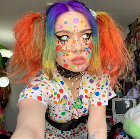 Jester Hairstyles, Dream Core Makeup, Clowncore Hair, Rainbow Goth Aesthetic, Clowncore Hair Accessories, Rainbow Clown Makeup, Soft Clowncore Makeup, Silly Makeup, Clown Clothing