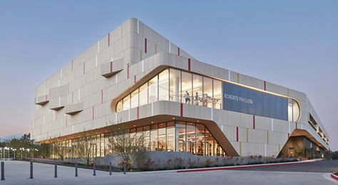 Sustainable fitness center combines good looks and an eco-friendly mantra in California Gym Architecture, Claremont Mckenna College, Fitness Center Design, Green Roof Building, Shopping Mall Design, Mall Facade, Hospital Architecture, Pavilion Architecture, Mall Design