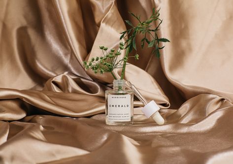 Ethereal Product Photography, Skincare Gift Sets, Silk Product Photography, Satin Backdrop Photoshoot, Beauty Product Photography Ideas Prop Styling, Small Product Photography, House New York, Fragrance Photography, Creative Styling