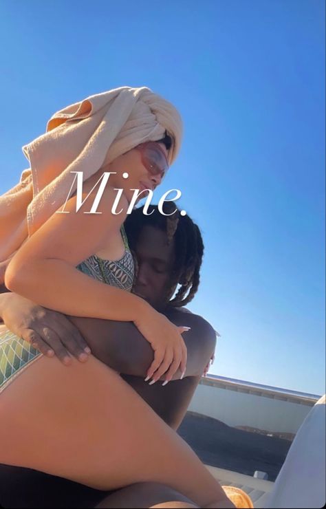 Cute Couple Picture Ideas Kissing, Kali Uchis Don Toliver, Kali Uchis And Don Toliver, Don Toliver And Kali Uchis, Kali Uchis Tattoo, Don Toliver, Couples Pics, Swag Couples, Black Relationship Goals