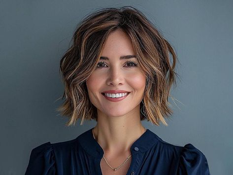 The Shattered Bob Is The Haircut to Try in 2024 & Here Are 25 Perfect Examples - NewsBreak Shattered Layers, Shattered Bob, Sassy Haircuts, Bobbed Hair, New Hair Trends, The Haircut, Short Hairdos, Best Short Haircuts, Short Bob Haircuts