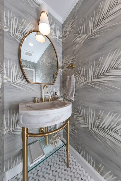 Half Bathroom Wallpaper Ideas, Modern Half Bathroom, Half Bathroom Wallpaper, Bathroom Wallpaper Modern, Wallpaper Powder Room, Small Bathroom Wallpaper, Powder Room Wallpaper, Wallpaper Bathroom, Powder Room Design