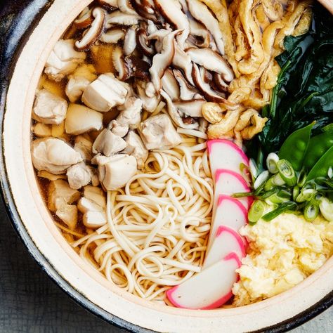 Nabeyaki Udon Soup With Chicken, Spinach, and Mushrooms Udon Chicken, Nabeyaki Udon, Udon Soup Recipe, Soup With Mushrooms, Udon Soup, Udon Noodle Soup, Spinach And Mushrooms, Soup With Chicken, Udon Noodle