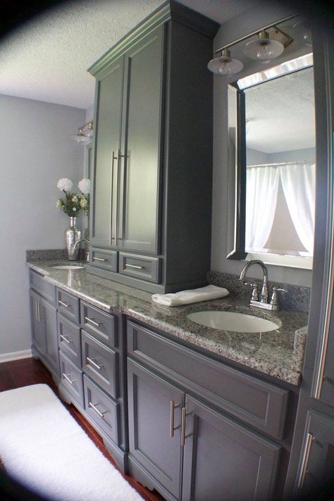 Modern Gray Shaker Style Master Vanity With Center Tower Classic - Etsy Vanity With Center Tower, Bathroom Vanity Modern, Master Vanity, Gray Bathroom Vanity, Beautiful Bathroom Vanity, Vanity Modern, Master Bath Vanity, Floating Bathroom Vanities, Grey Bathroom Vanity