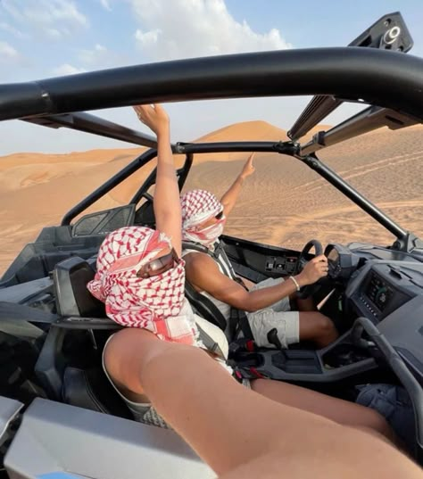 #lifestyle #dubai #arab #middleeast #aesthetic #rich #arabic #shopping #beach #itgirl Dubai Trip, Dubai Vacation, Dubai Aesthetic, Shotting Photo, Vision Board Images, Vision Board Photos, Vacation Mood, Dream Vision Board, My Future Life