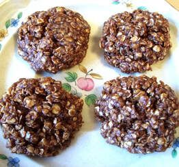 Servings: 50 You’ll need: 8 Tbsp. PB2 (Powdered Peanut Butter) 1 cup Splenda/sugar blend for baking ¼ cup cocoa powder ¼ cup canola oil 1 tsp. vanilla extract 1/2 cup fat-free milk ¼ cup light... Alaska Recipes, Peanut Butter Powder Recipes, Pb2 Recipes, Oat Cookies, Bake Cookies, Peanut Butter Recipes, Healthy Cookies, Ww Recipes, Healthy Eating Recipes