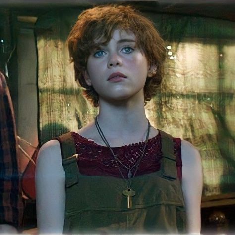 Queen Sophia, Beverly Marsh, Sophia Lillis, Regina George, Happy Mother, Hair Reference, Celebrity Crush, Hair Inspo, Cute Hairstyles