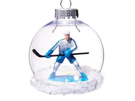 Have your kids pick their favourite figurine and turn it into a glitter-filled snow globe ornament with this easy craft. Hockey Christmas Ornaments Diy, Diy Hockey Ornaments, Hockey Ornaments Diy, Ornaments Kids Can Make, Make A Snow Globe, Hockey Christmas Ornaments, Hockey Ornaments, Homemade Christmas Ornaments Diy, Snow Globe Ornament