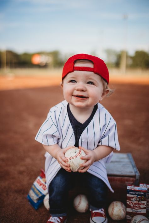 Rookie Of The Year Family Photos, Baseball One Year Old Photoshoot, First Birthday Baseball Pictures, Rookie Of The Year First Birthday Photos, Baseball Photoshoot, First Birthday Board, Baseball Theme Birthday, Baseball First Birthday, Baby First Birthday Themes