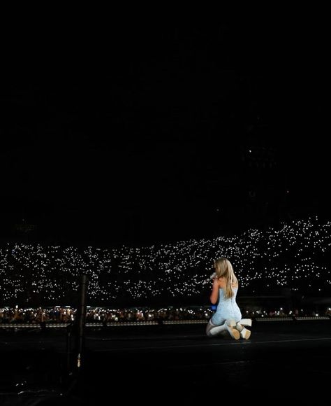 Blonde Singer, Concert Aesthetic, Dream Concert, How Lucky Am I, Fav Celebs, Blonde Girl, Sabrina Carpenter, Eras Tour, Mexico City