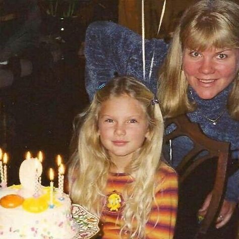 Taylor Swift Childhood, Young Taylor Swift, Baby Taylor, Taylor Swift Cute, Estilo Taylor Swift, Long Live Taylor Swift, Taylor Swift Fan, Live Taylor, Taylor Swift 13