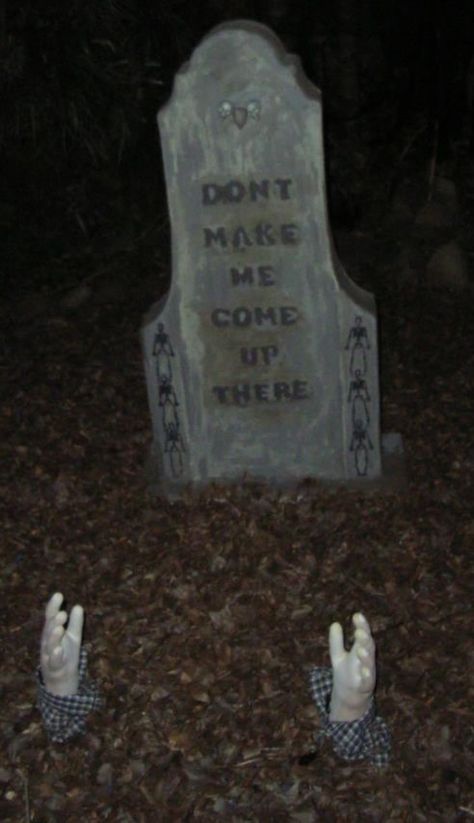 Funny Tombstone Sayings, Halloween Tombstone Sayings, Halloween Headstone, Tombstone Diy, Halloween Gravestones, Tomb Stone, Horror Themed Party, Car Jokes, Easy Diy Halloween Decorations