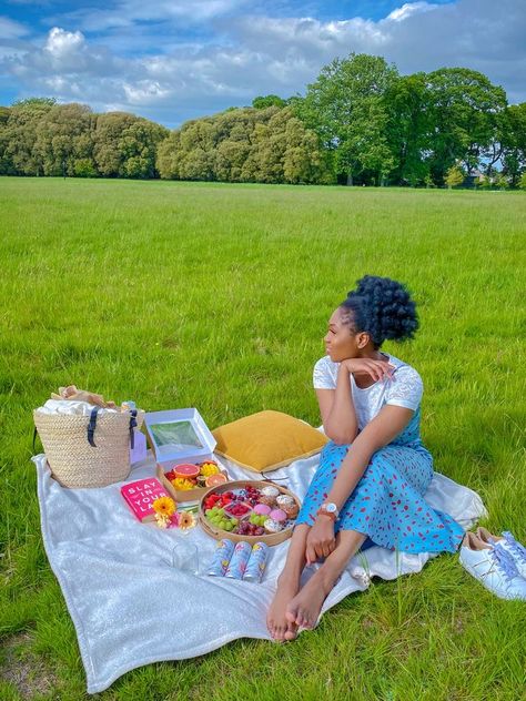 Summer picnic, black girl, high puff, green scenery Picnic Outfits Black Women, Aesthetic Picnic Pictures, Picnic Outfit Aesthetic, Spring Picnic Outfit, Picnic Photoshoot Ideas, Picnic Date Outfit, Picnic Pics, Picnic Date Outfits, Black Cottagecore