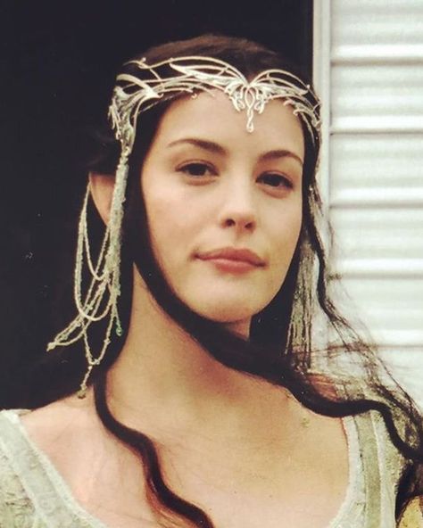 Lotr Jewelry, Elf Jewelry, Elven Princess, Medieval Hairstyles, Ren Fair, Liv Tyler, Fantasias Halloween, Head Piece, The Lord Of The Rings