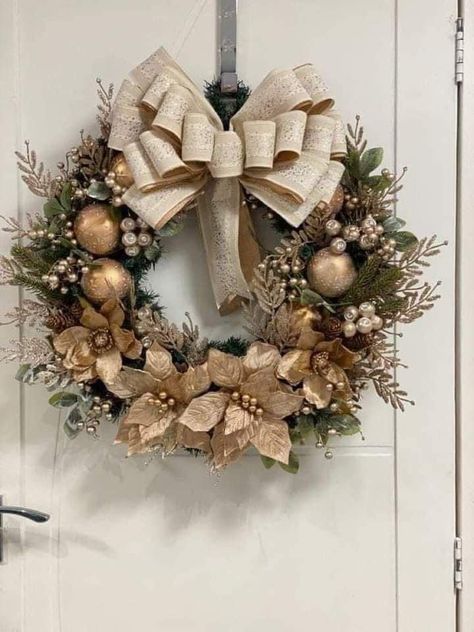 Gold Silver White Christmas Wreath, Silver And Gold Christmas Decor Diy, Gold And White Wreath, Gold Christmas Wreath Ideas, Red And Gold Christmas Decor Ideas, Gold Christmas Wreath For Front Door, Christmas Wreath Ideas 2023, Christmas Wreath 2023, Christmas Decor Ideas White And Gold