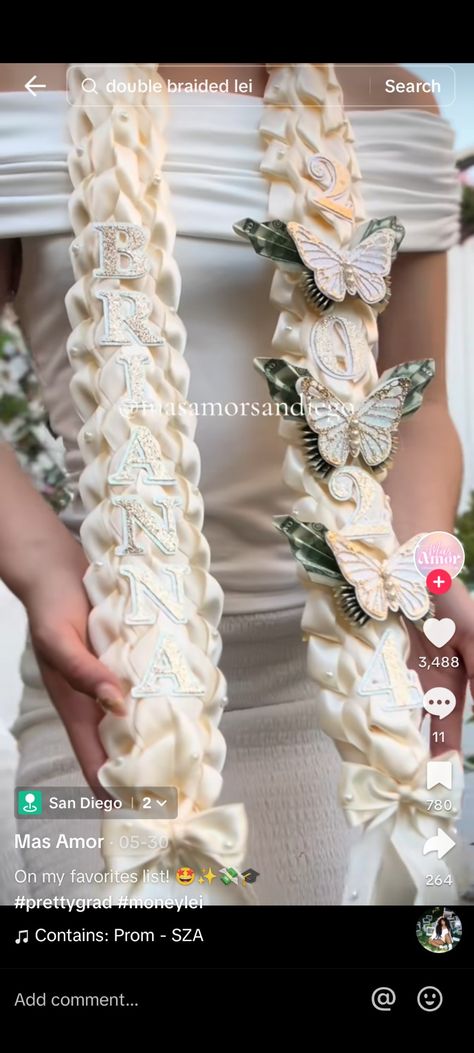 Making A Graduation Lei, College Graduation Leis, Graduation Lei Tutorial, How To Make A Graduation Lei, How To Make Graduation Leis, Graduation Stole Ideas High Schools, Grad Stole Ideas, Ideas For Ribbon, Lei Diy