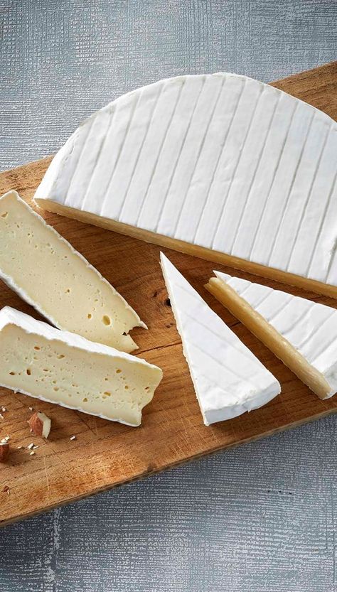 Brie | Everything you need to know about Brie cheese | Castello | Castello Brie Cheese Recipes, Different Types Of Cheese, Cheese Recipes Homemade, Cheese Making Recipes, Goat Milk Recipes, Cheese At Home, Diy Cheese, Brie Recipes, Preserve Food