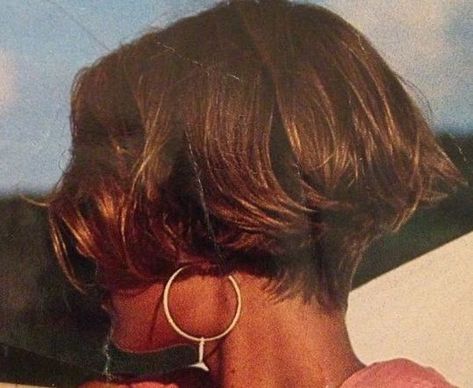 90s Mom Hair Short, Very Short Wavy Bob, Short French Bob Hairstyles, Short Edgy Bob, Short Bob No Bangs, 90s Short Haircut, 90s "bixie" Haircut, Punk Bob Haircut, Pageboy Haircut Women