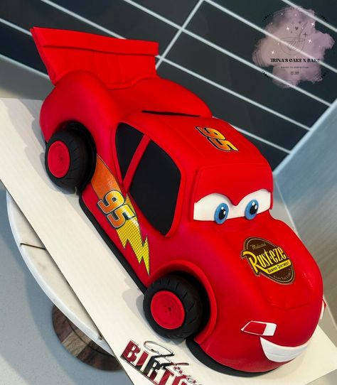 ⚡️⚡️ Lightning McQueen Cake ⚡️⚡️ My first attempt at creating this design Always scary, just winging it! I could’ve spent days putting in every tiny detail, but I was really happy with the outcome Cake drum • @cakebonofficial Food gel • @chefmaster Edible images • @paper2eat @icinginks Everything else! • @heb . . . . . . #cake #sanantonio #sanantoniosmallbusiness #sanantoniocakes #sanantonioeats #sanantonioevents #sanantoniofood #sanantoniofoodie #sanantoniobaker #bakedsa #bakery #foo... Lightning Mcqueen Fondant Topper, Simple Lightning Mcqueen Cake, Birthday Cake Cars Mcqueen, Fondant Lightning Mcqueen, Lighting Mac Queen Cake, San Antonio Food, Lightning Mcqueen Cake, Mcqueen Cake, Cars Cake