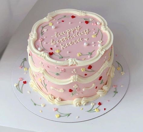 Cake Ideas Aesthetic, Scattered Flowers, Vintage Birthday Cakes, Pastel Cakes, 16 Birthday Cake, Pink Birthday Cakes, Funny Birthday Cakes, Mini Cakes Birthday, Flowers Instagram