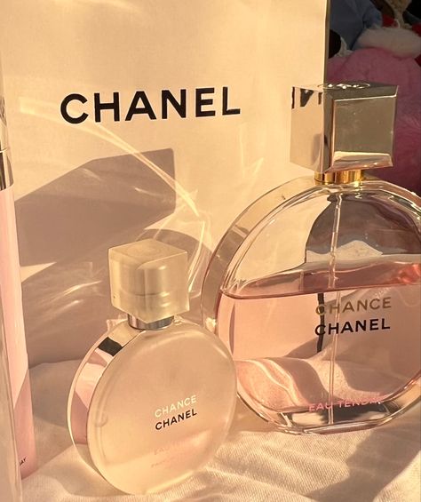 Chanel Jasmine Scent, Best Designer Bags, Chanel Backpack, Replica Designer Handbags, Perfume Lover, Pink Chanel, Quick Hairstyles, Dolce E Gabbana, Perfume Collection