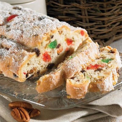 Pink Lady: Mom's Christmas Stolen Traditional Christmas Breakfast, Stollen Cake, Christmas Stollen Recipe, Holiday Butter, Stollen Bread, Stollen Recipe, German Food Authentic, Christmas Pastries, Christmas Sweet Treats