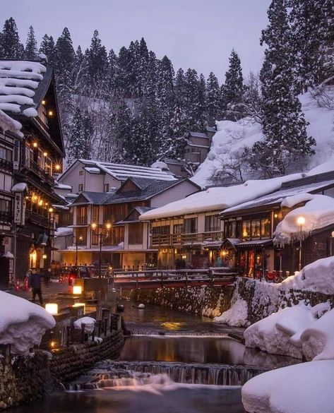 Ginzan Onsen Winter, Ginzan Onsen, Calm Pics, Japan January, Seasonal Aesthetic, Onsen Japan, Minecraft Village, Japanese Hotel, Japan Winter