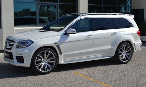 186MPH 7-Seat SUV? BRABUS B63S 700 Widestar for Mercedes-Benz GL-Class Gl63 Amg, Mercedes Benz Suv, Benz Suv, Mercedes Brabus, Mercedes Benz Gl Class, Luxury Car Garage, Mercedes Gl, Luxury Cars Audi, Mercedes Benz Gl