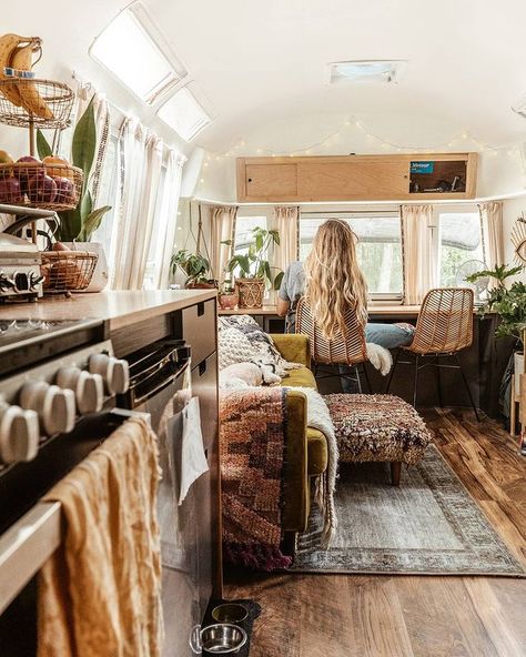 Sheena, Jason & Riley✌️RV Life on Instagram: “It's feeling more and more like home in here all the time. A little more lived in, a little more like a house instead of a project. I…” Tiny Mobile House, Airstream Rv, Rv Interior Remodel, Rv Dreams, Airstream Remodel, Airstream Interior, Airstream Renovation, Rv Homes, Camper Living