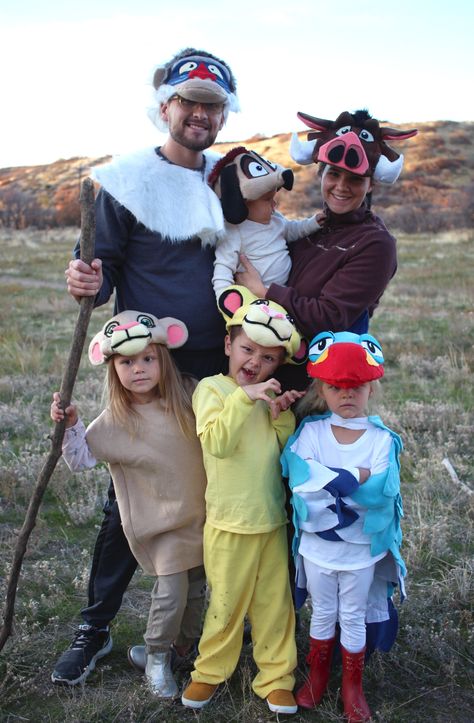 Lion King Family Costume, Lion King Costumes, Lion King Family, Family Costumes Diy, Costume Lion, Lion King Costume, Lion King Musical, Disney Dinner, Halloween Outside