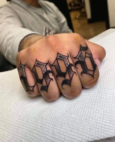 Menace Tattoos Men, Finger Tattoos For Men Letters, Finger Letter Tattoos, Men Finger Tattoos, Knuckles Tattoo, Tatuaje Trash Polka, Herren Hand Tattoos, Letter Reference, Chicanas Tattoo