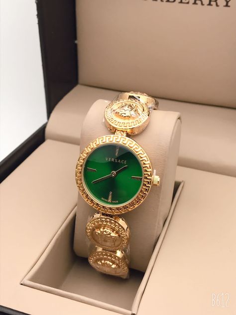 Versace Watches Women, Rolex Watches Women, Vintage Watches Women, Gold Watches Women, Wrist Jewelry, Versace Watch, Jewelry Lookbook, Beautiful Watches, Gold Jewelry Fashion