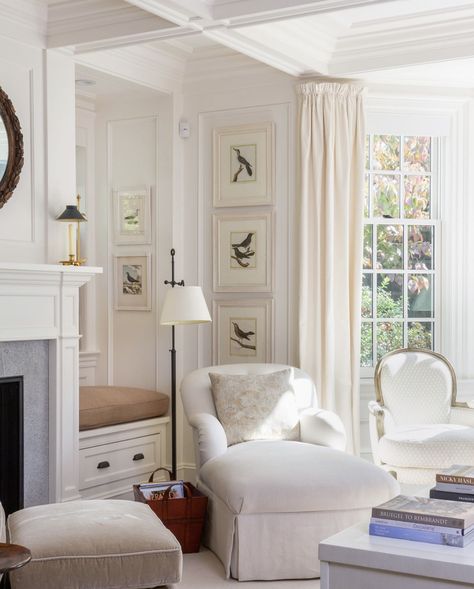 New England Style Home Interior Master Bedrooms, Country Style Sitting Room, Massachusetts Interior Design, Southern Home Living Room, Couch And Two Chairs Layout Living Room, Classic New England Home Interior, Stately Homes Interior, New England Home Interiors, New England Living Room