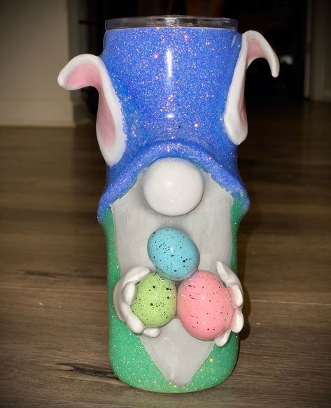 Gnome Tumbler Ideas, Easter Tumbler Ideas, Gnome Cups, Spring Tumbler Ideas, Spring Tumblers, 3d Tumblers, Bunny Needs, Gnome Tumbler, Epoxy Projects