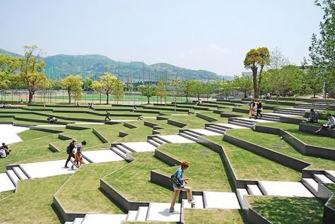 terraced university landscapes | The terraced plaza is a place for both transition and relaxation.: Villa Architecture, Terraced Landscaping, Landscape Stairs, Urban Landscape Design, Easy Landscaping, Landscape Design Plans, Zaha Hadid Architects, Landscape Architecture Design, Urban Park