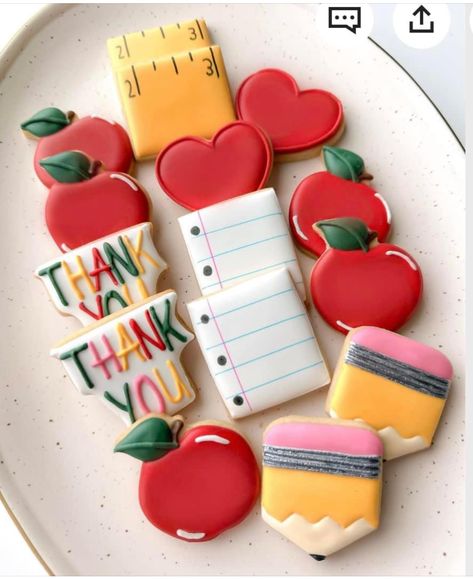 School Cookies Decorated, Back To School Cookies Decorated, Back To School Sugar Cookies, School Sugar Cookies, Back To School Cupcakes, Appreciation Cookies, Back To School Cookies, Pink Bakery, School Cupcakes