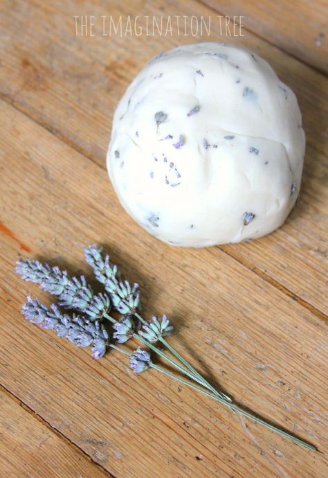 Natural lavender play dough recipe Lavender Recipe, Halloween Kita, Sensory Recipes, Modeling Clay Recipe, Preschool Playdough, Sensory Strategies, Homemade Dough Recipe, Play Dough Recipe, Art Recipes